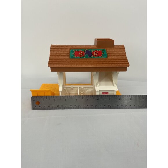 Fisher-Price GeoTrax Rope n Ride Ranch playset stable - Picture 7 of 8